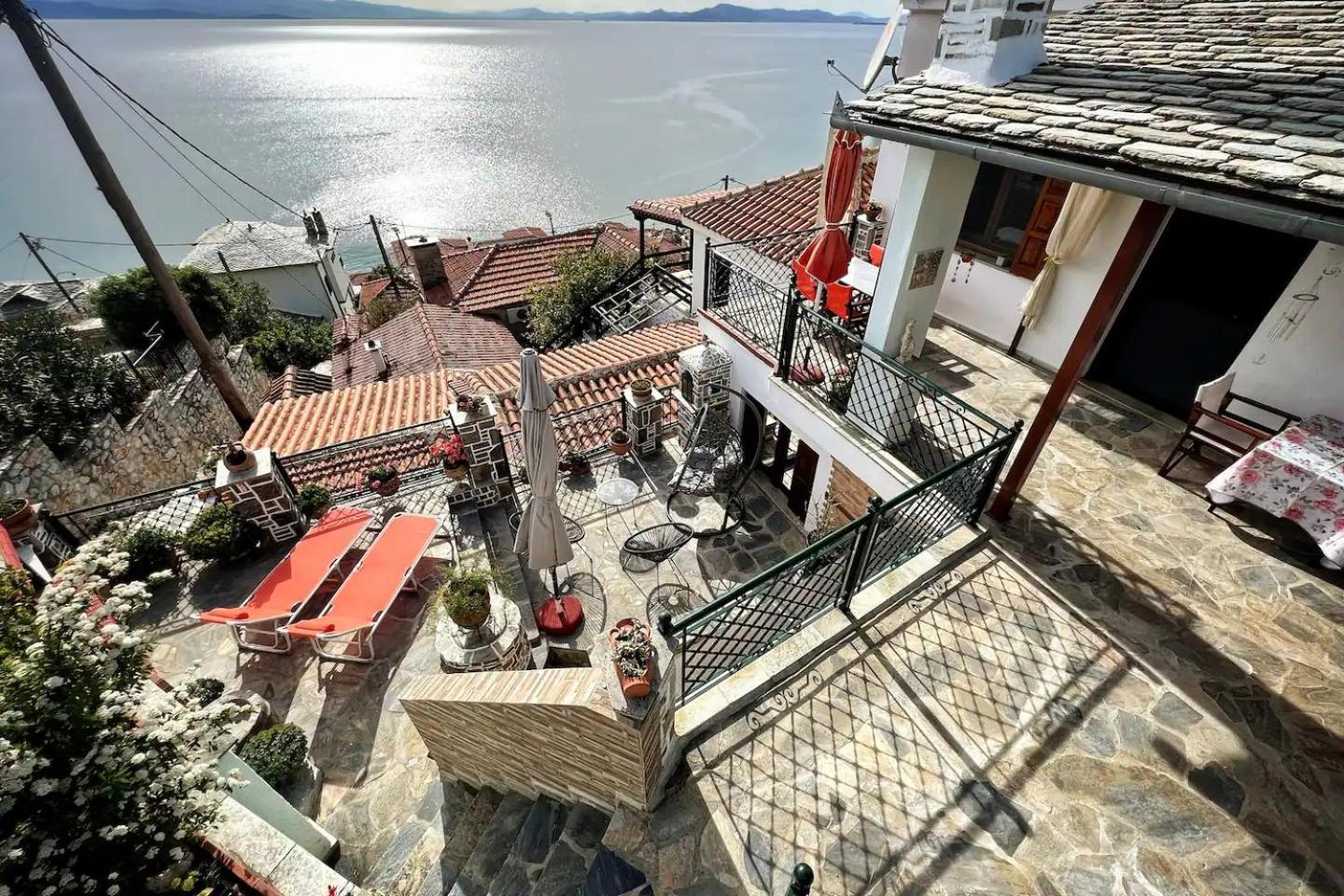 The Pagasetic Balcony - Magestic Sea Cottage Волос Екстер'єр фото