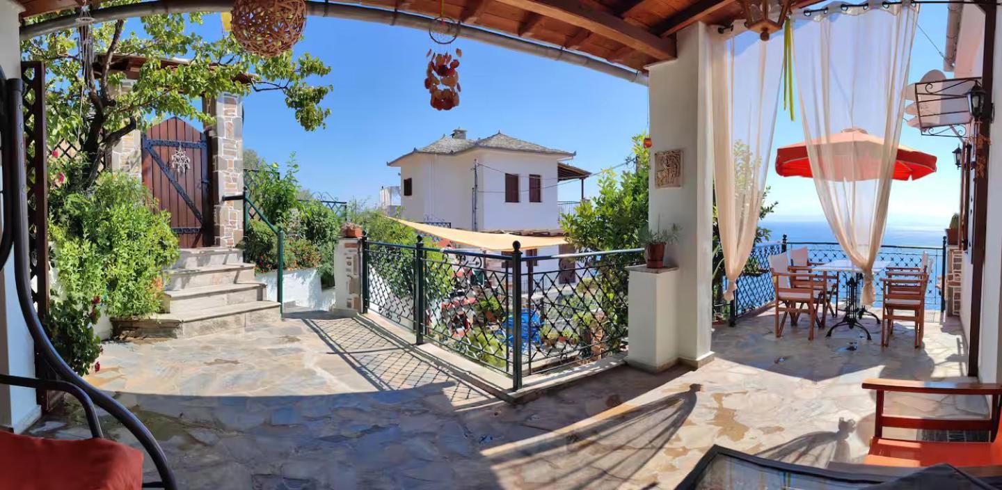 The Pagasetic Balcony - Magestic Sea Cottage Волос Екстер'єр фото