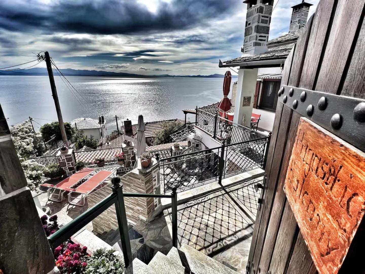 The Pagasetic Balcony - Magestic Sea Cottage Волос Екстер'єр фото