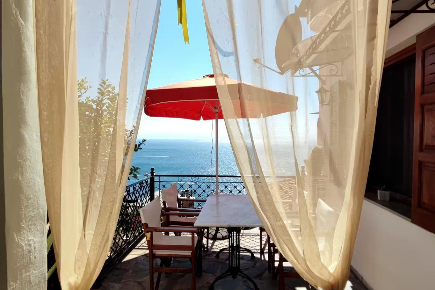 The Pagasetic Balcony - Magestic Sea Cottage Волос Екстер'єр фото
